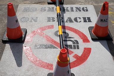 No smoking on beach