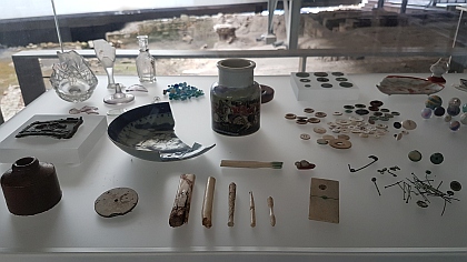 Artefacts found on archeological sites help to make sense of how people lived. 